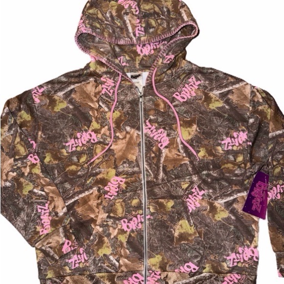 🩷🍂BNWT Camouflage Bratz Hoodie with Pink logos size M - Picture 2 of 5